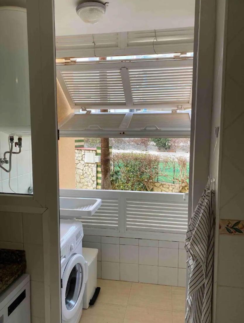¡precioso En 1 Linea Con Piscina! * Dénia