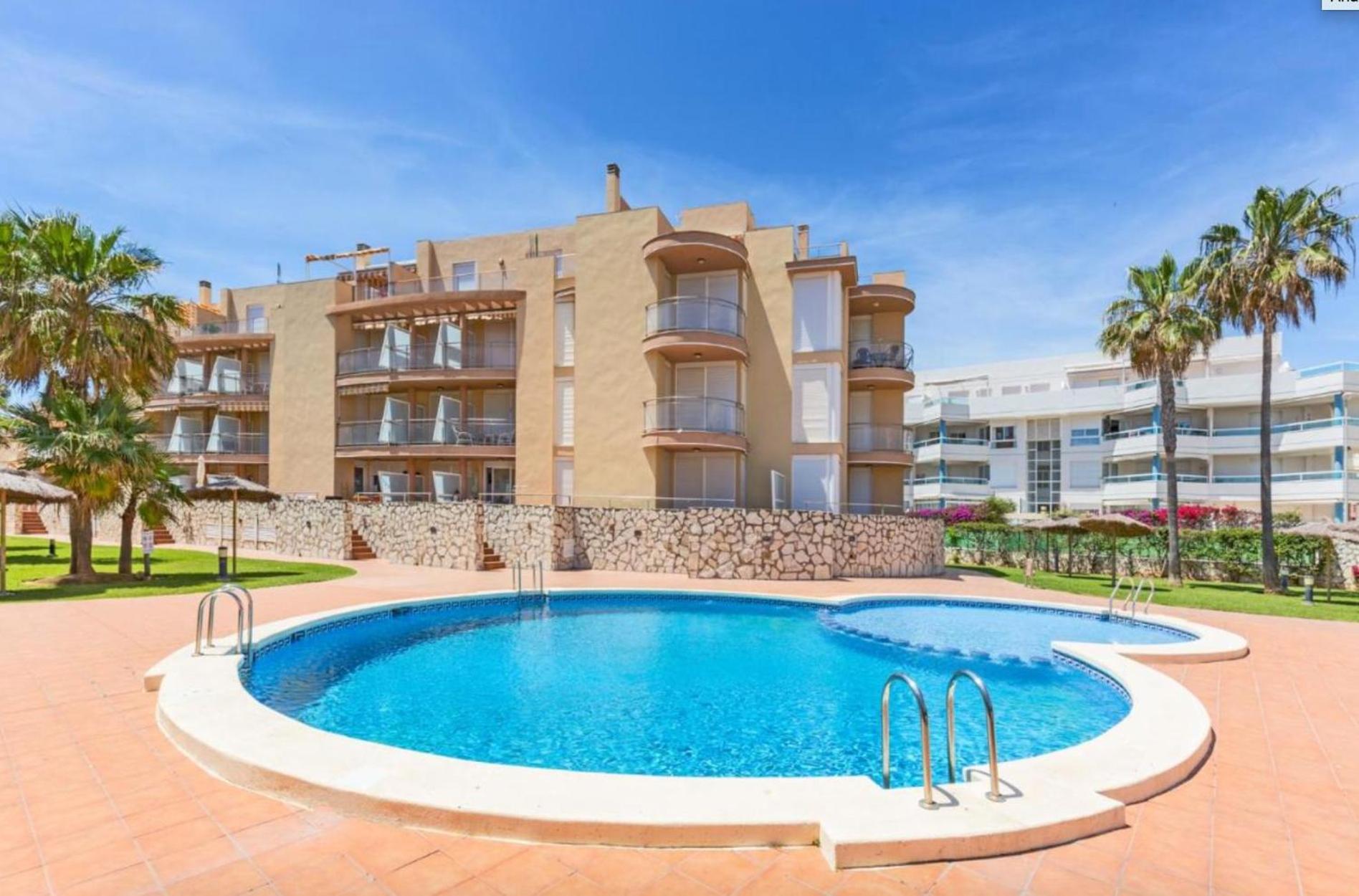 ¡precioso En 1 Linea Con Piscina! * Dénia